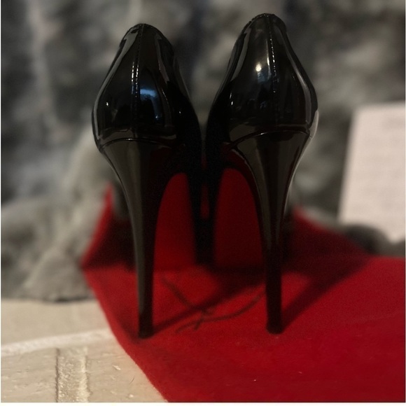 BEAUTIFUL Christian Louboutin patent leather platform heels - Picture 5 of 8